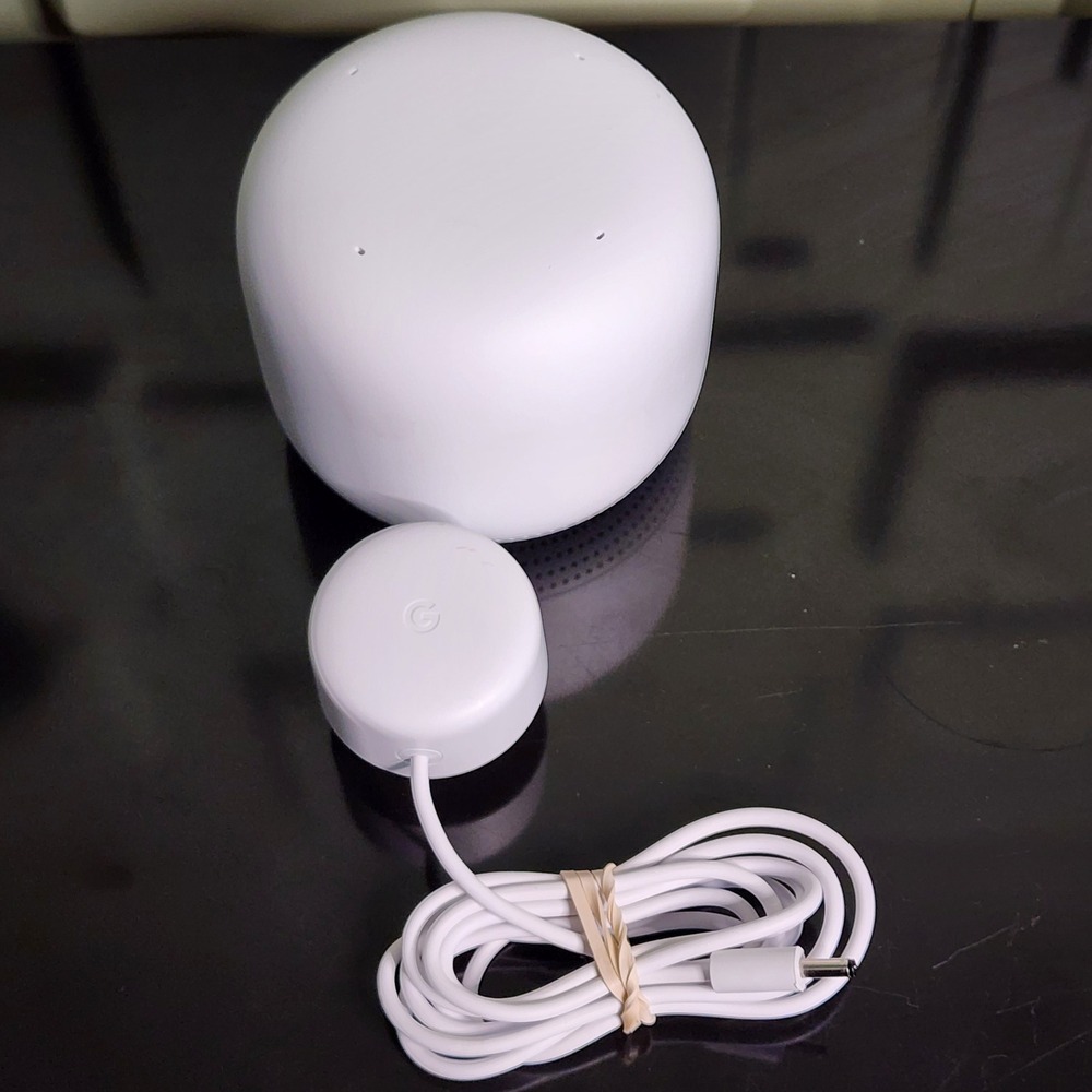 Google Nest Wifi Point Snow White Mesh Add-on Smart Speaker Excellent